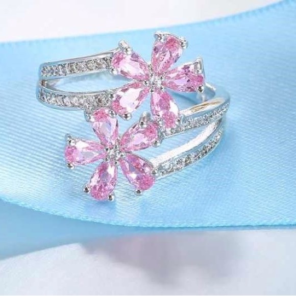 Double Flower Crossover Ring - Picture 1 of 4